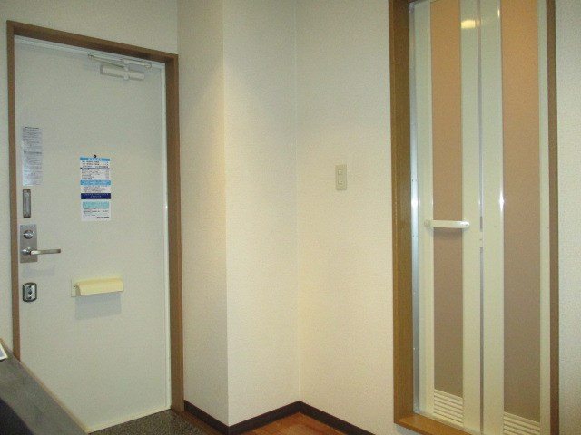 ビバリーハウスＷＥＳＴ 玄関