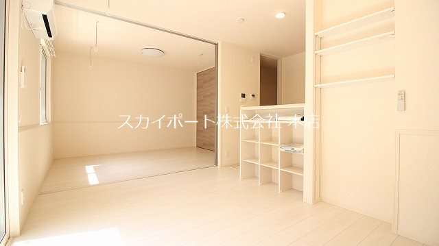 メゾン・ラ・セーヌ リビング