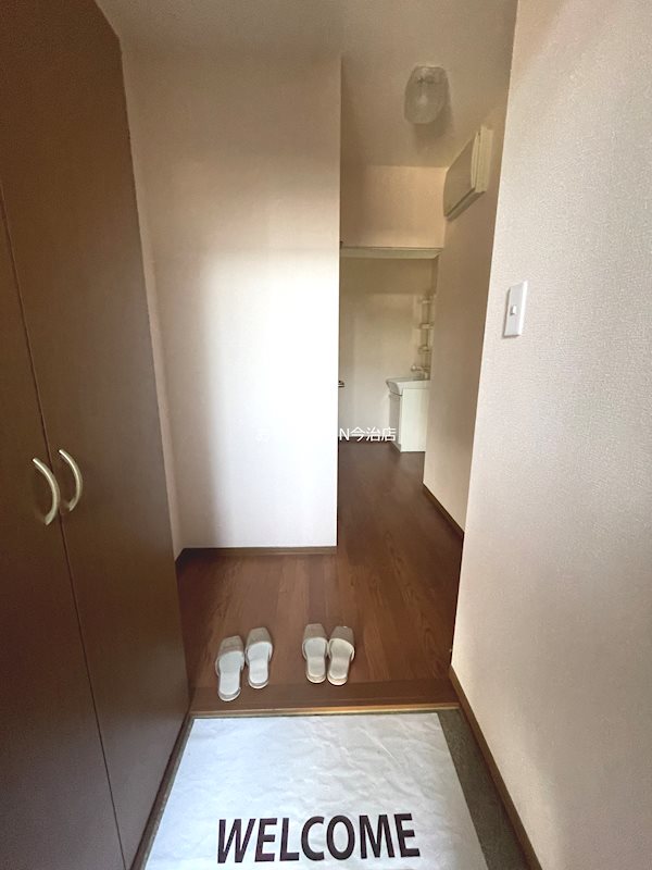 フローラルコート 玄関