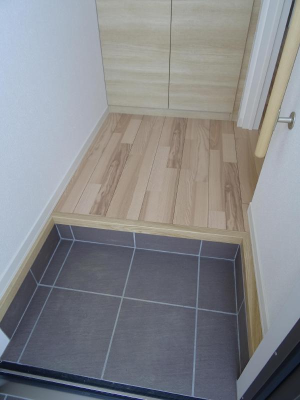 メゾンしらいし 玄関