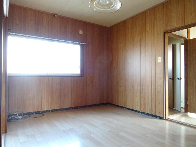 秦借家 リビング