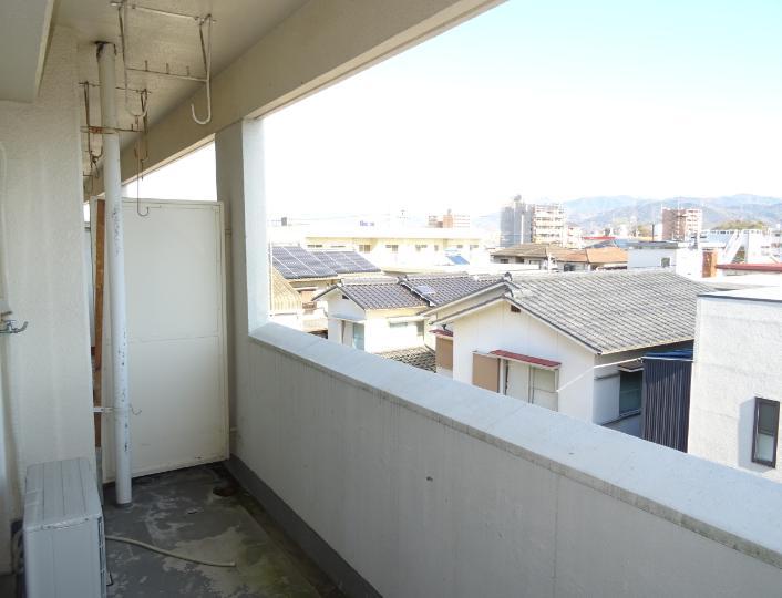 松山南ハイツ ベランダ