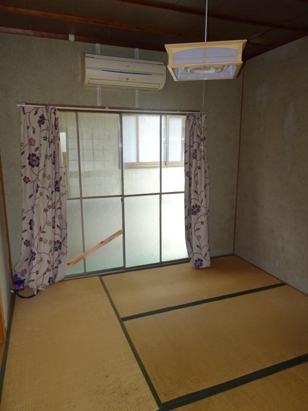 石岡荘 リビング