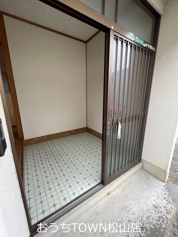 朝野貸家（朝生田町５丁目） 玄関