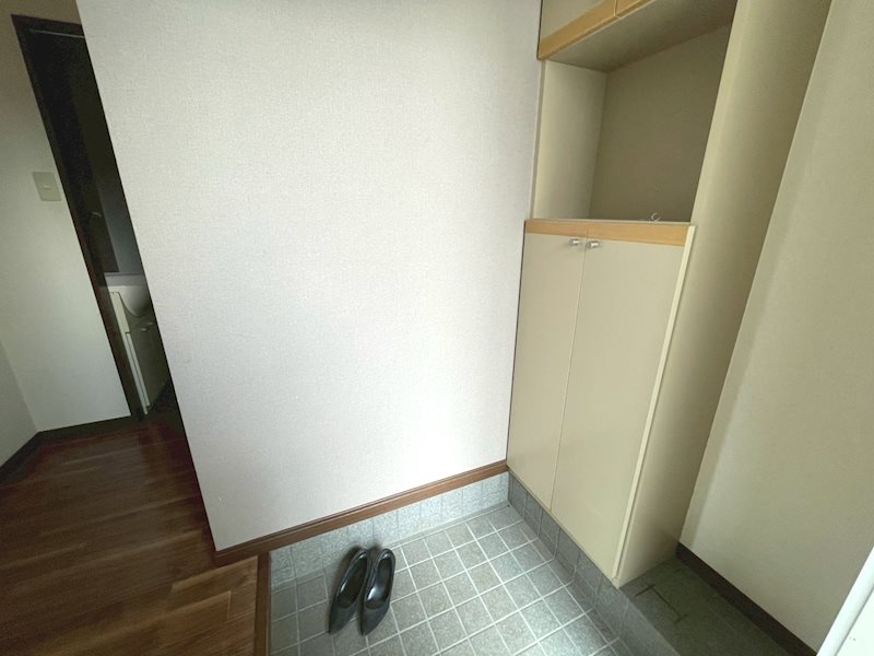 キャピタルハウス 玄関