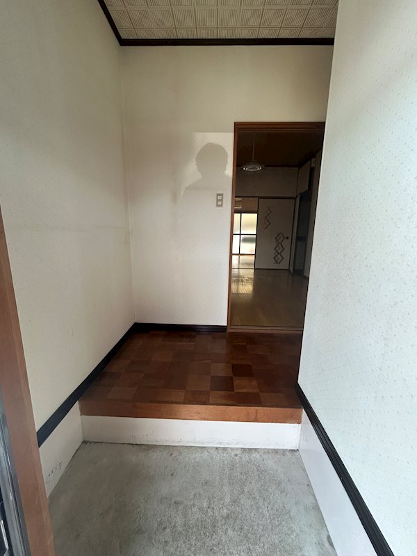 愛媛県新居浜市新田町２丁目 玄関