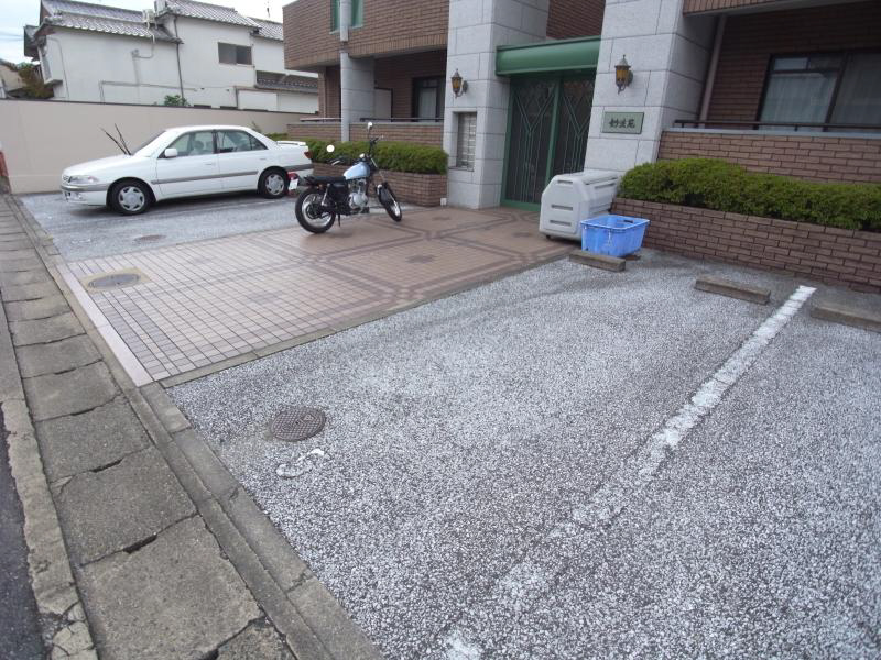 妙法苑 駐車場