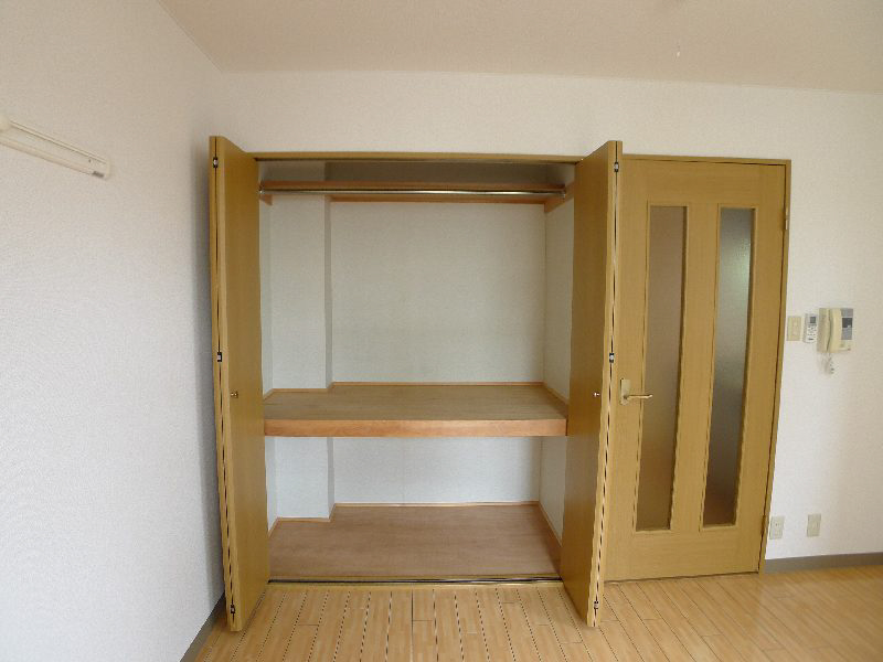 メゾンジュネス 収納