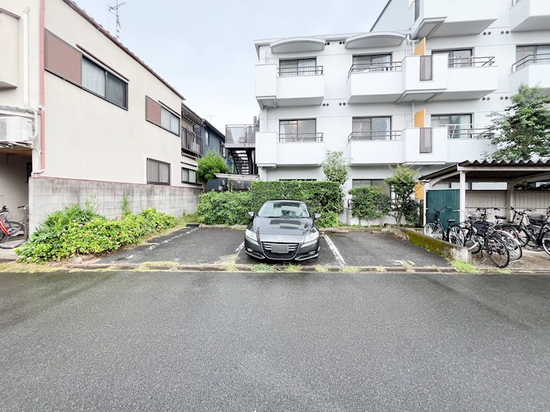 洛北館 駐車場