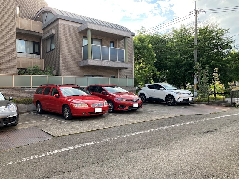 ラシュール北山 駐車場