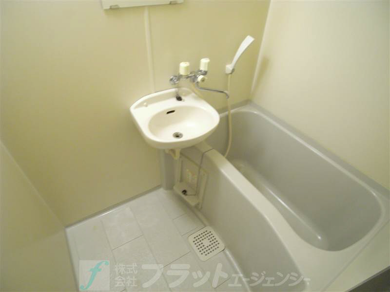 ロイヤルコート西賀茂 風呂画像