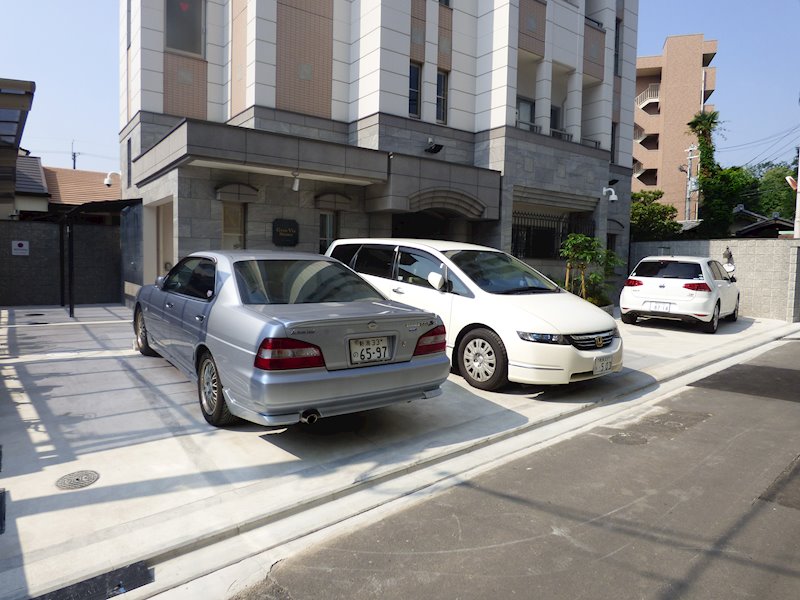 グランビィア紫明 駐車場