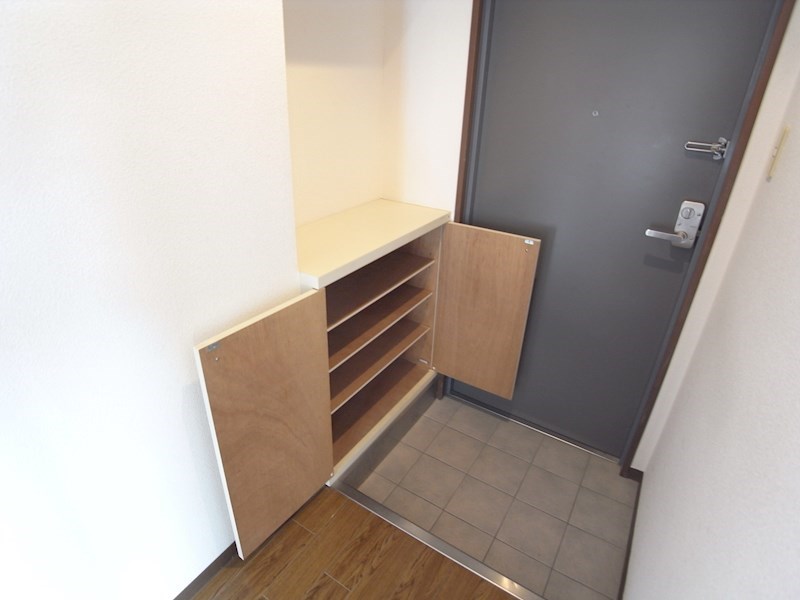 ペレニアルフラックス 玄関