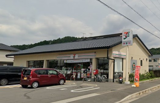 フラットウェルス コンビニ