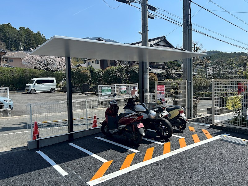 カサグランデ雅 駐車場