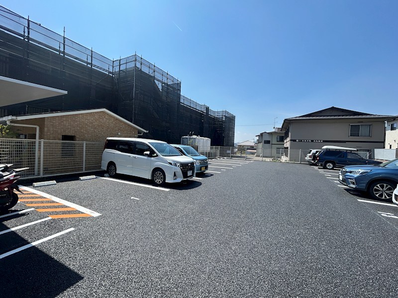 カサグランデ雅 駐車場
