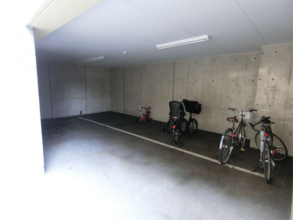 BEL CASA 駐車場