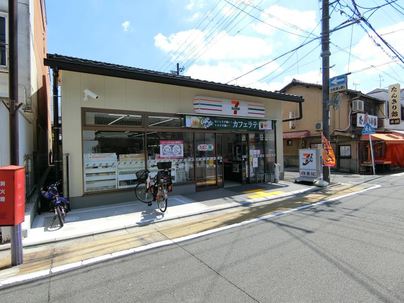 ぽえむ西陣館 コンビニ