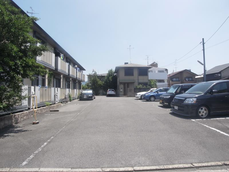 ロイヤルコート Miyoshi 駐車場