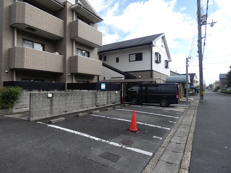 S-Glanz 駐車場