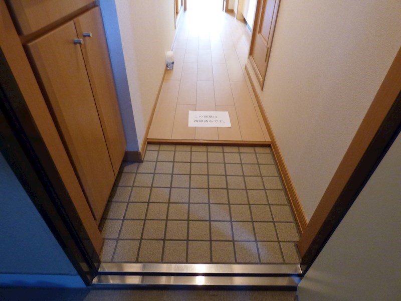 Emeraude高野 玄関