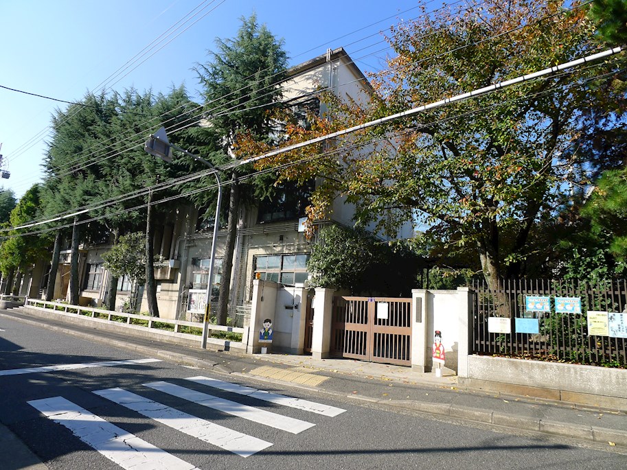 クローバーハイツ 小学校