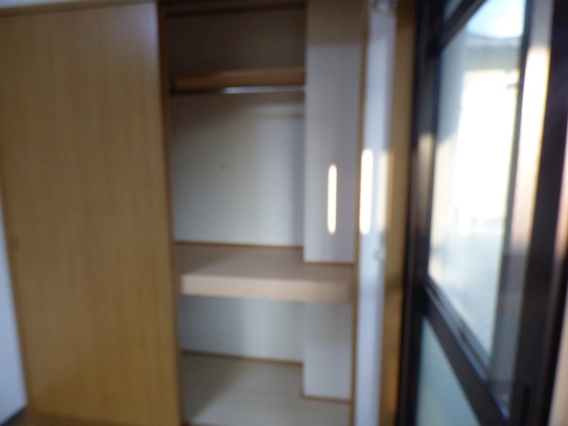 コンチネンタル秀峰 収納