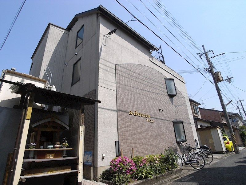 アドニス 外観