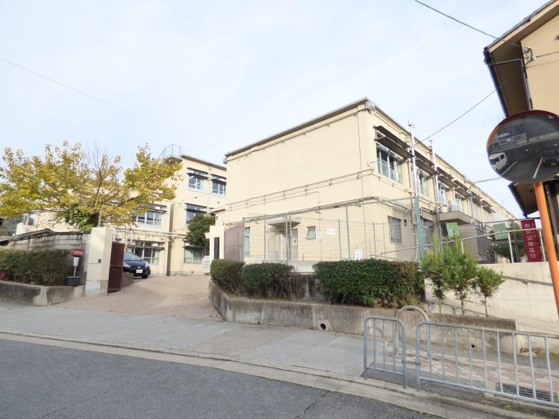 ヴィラ衣笠 小学校