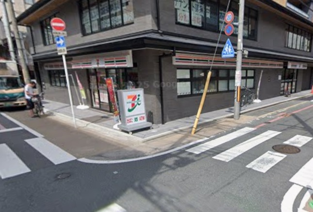 カノン雁金 コンビニ