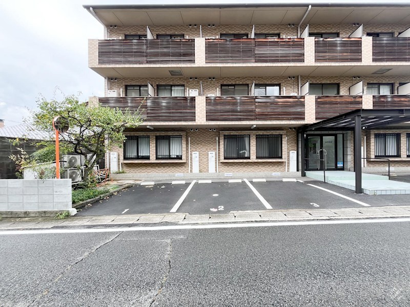 あゆま邸 駐車場