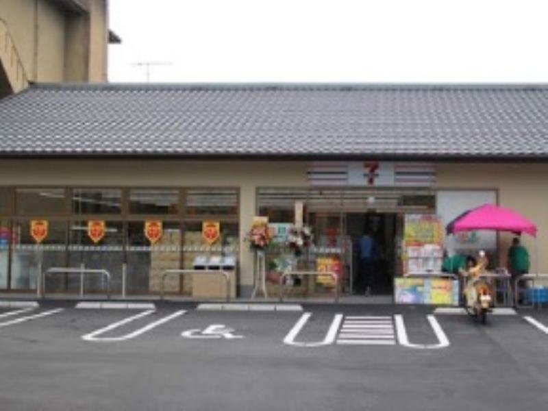 京都府京都市北区衣笠高橋町2番地7 コンビニ
