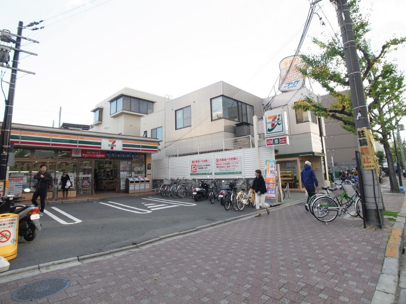 ゴールドクレスト コンビニ