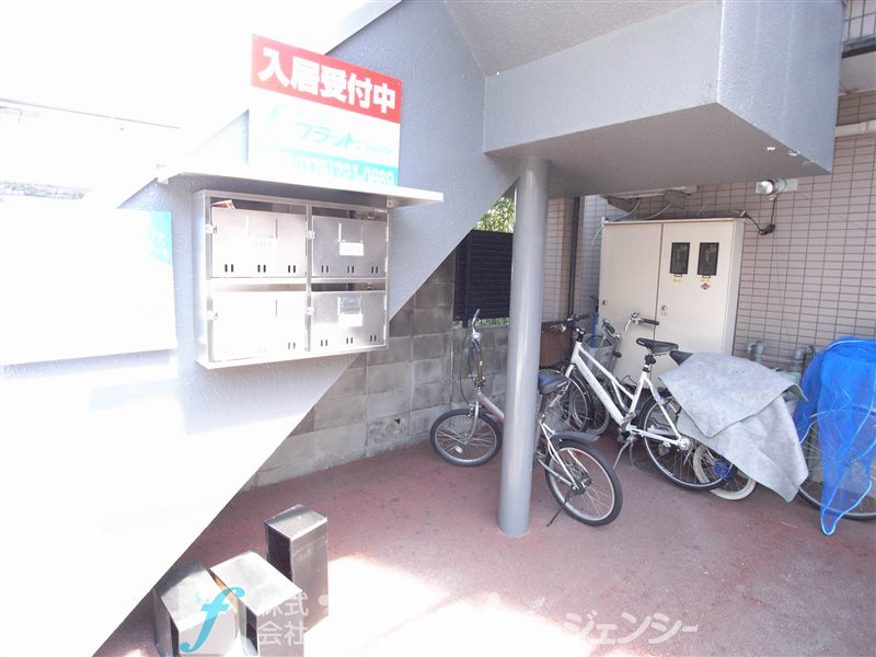 西村マンション エントランス