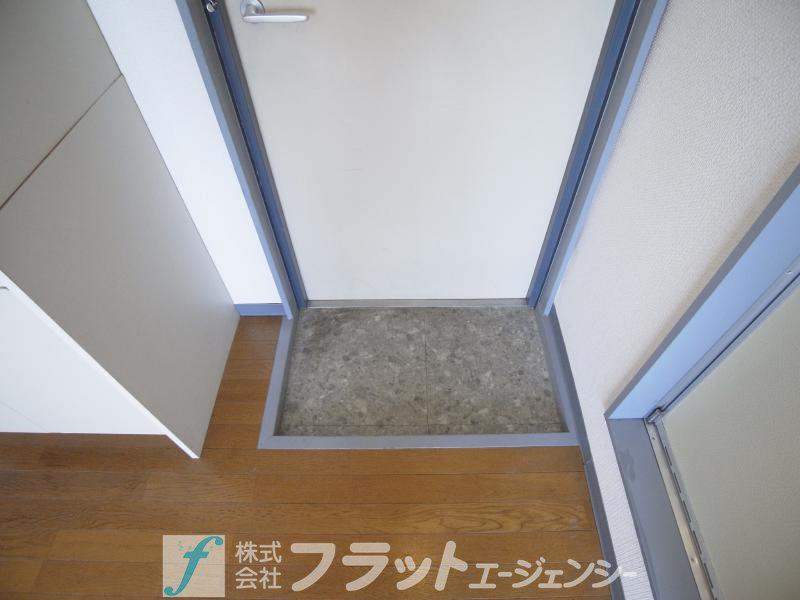 西村マンション 玄関