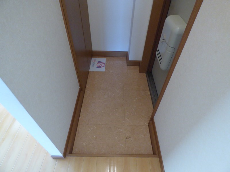 プルーリオン下鴨 玄関
