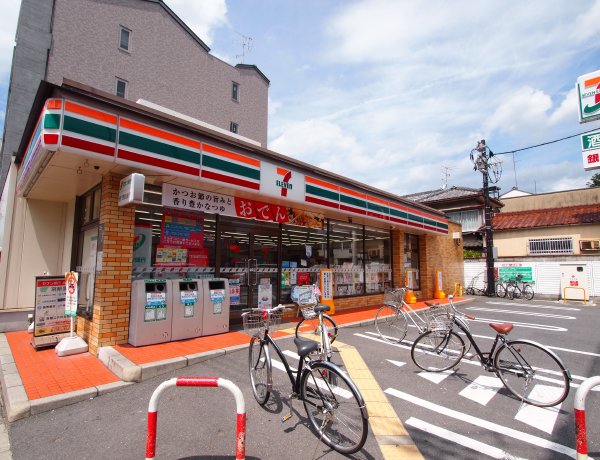 プルーリオン下鴨 コンビニ