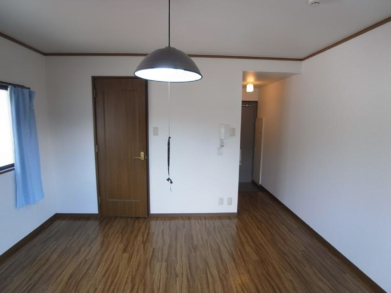 京都府京都市左京区静市市原町93-2 リビング