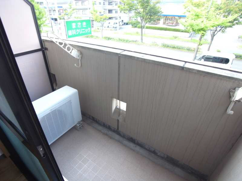 コンチネンタル秀峰 ベランダ