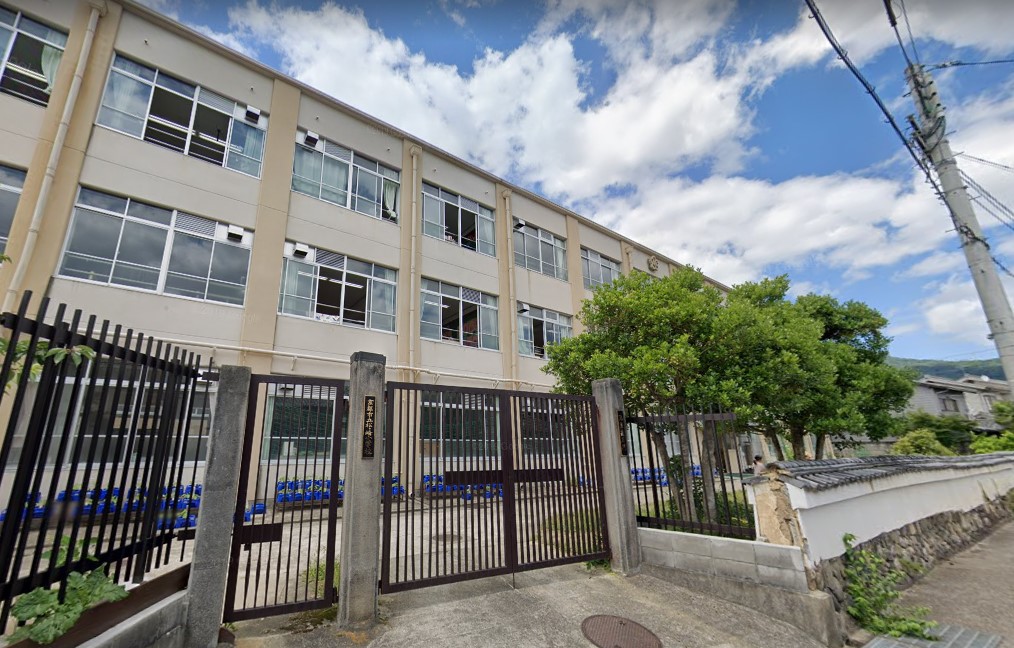 京都府京都市左京区松ケ崎三反長町3-2 小学校
