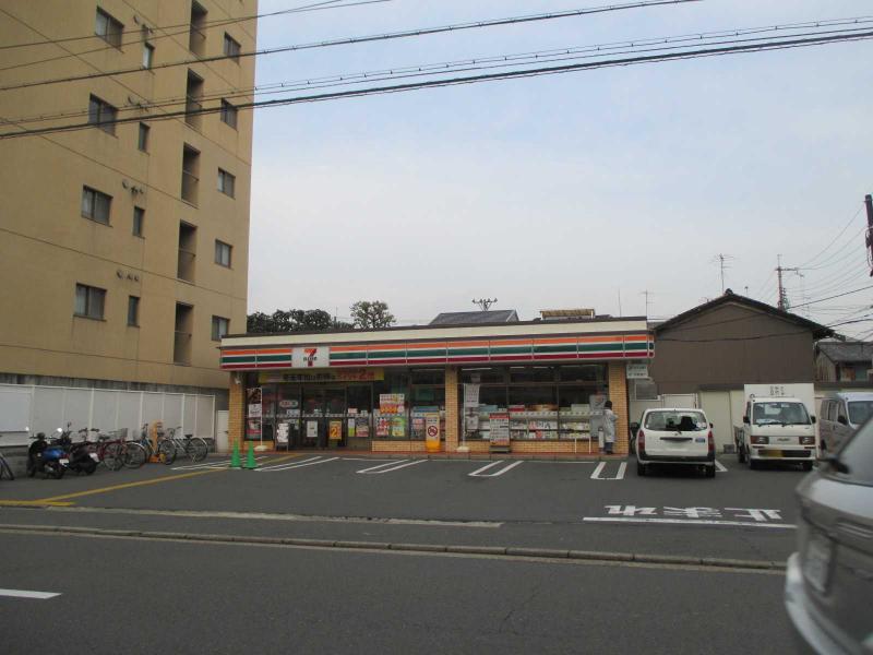 ベルリード下立売 コンビニ