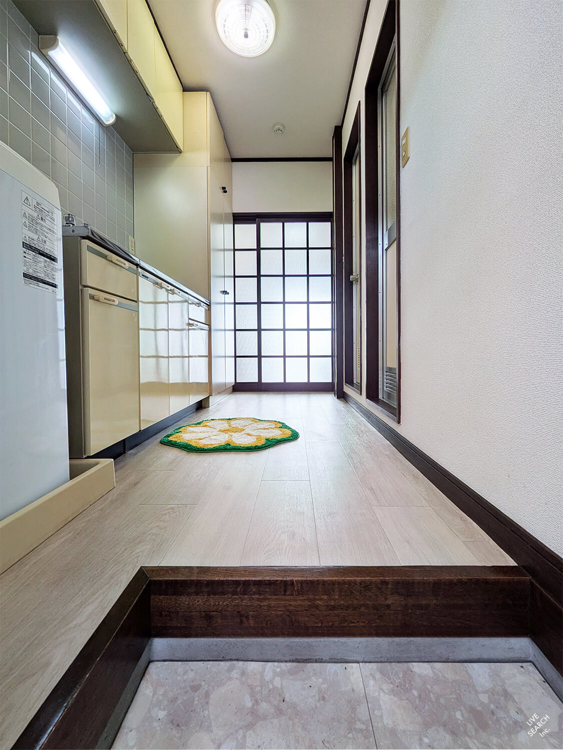 ハイツかつみ 玄関