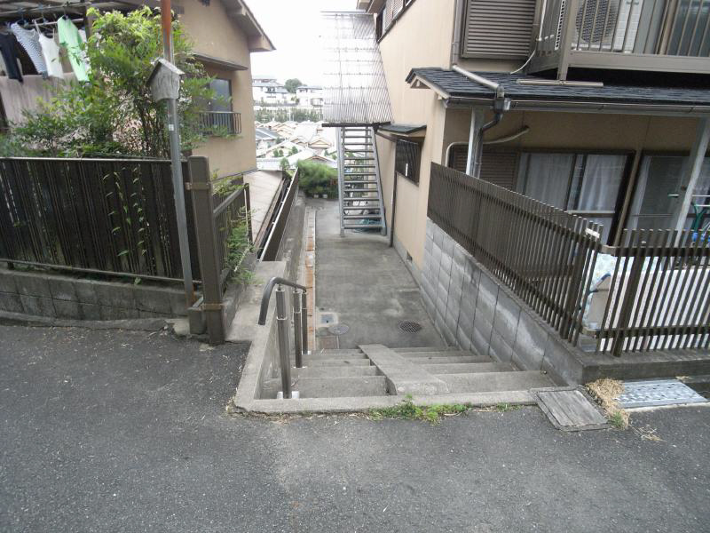 ハイツ滝川 エントランス