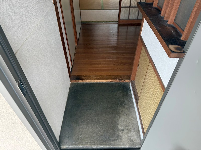 西野荘 玄関