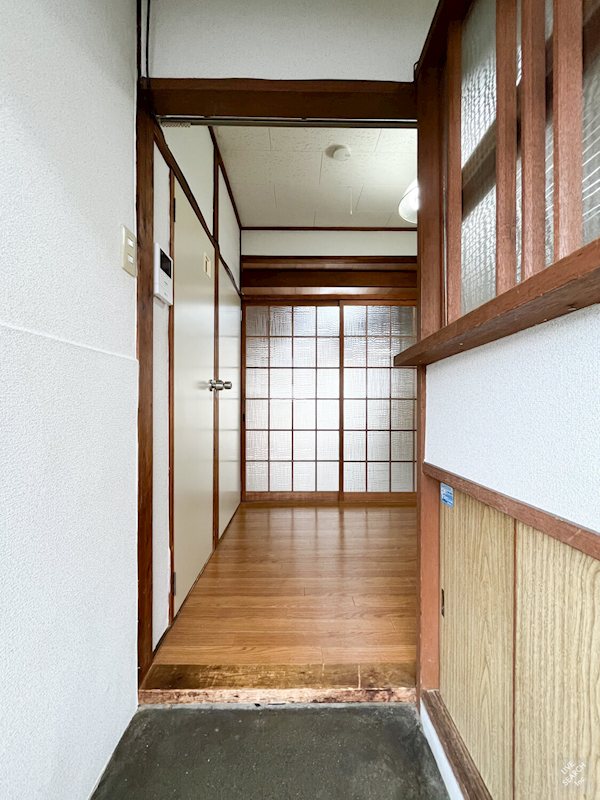 西野荘 玄関