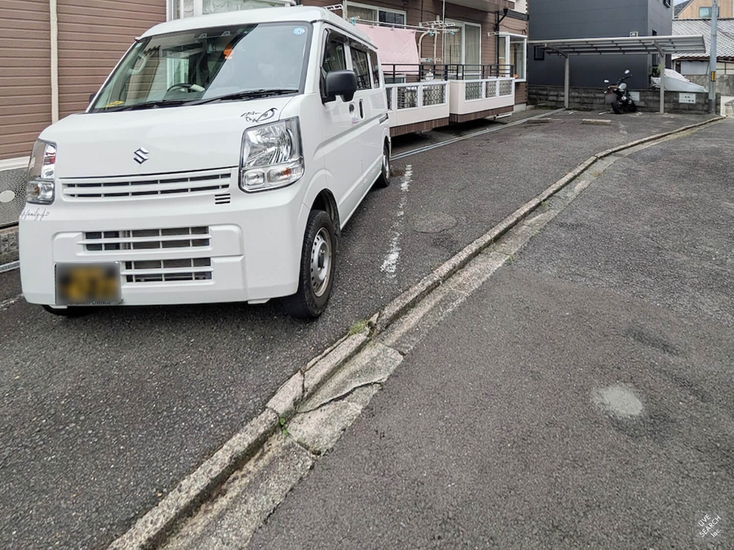 Lアポルテ 駐車場