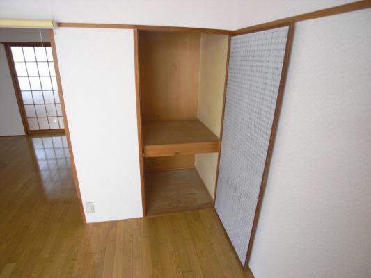 シャンポール小野 収納