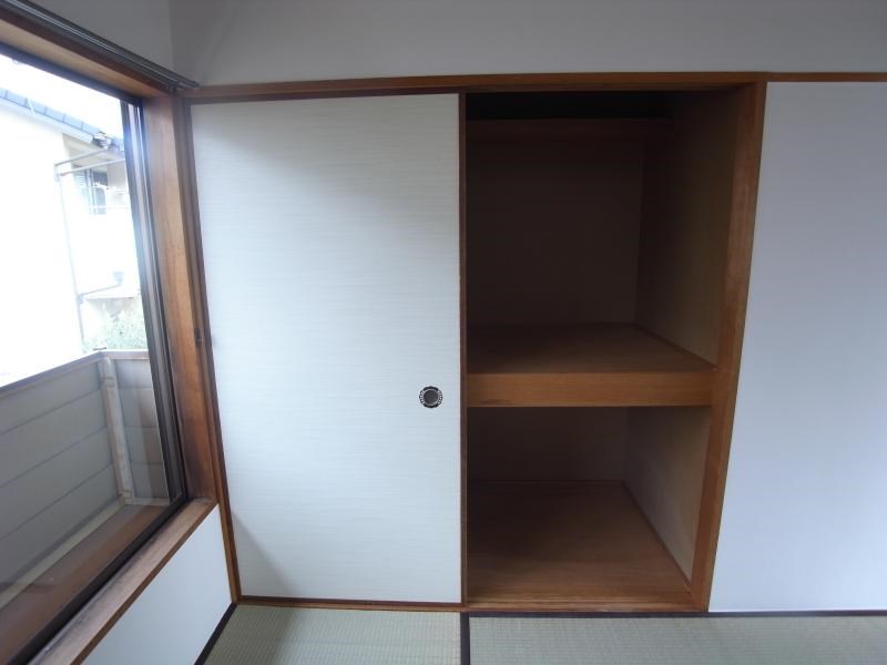 ロイヤルコーポ三宅 収納