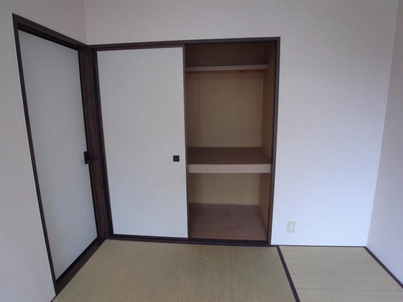 アスティオン 収納