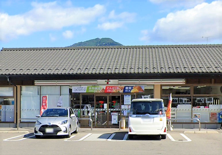 シェアフラット岩倉 コンビニ
